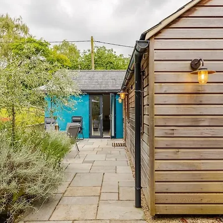 Stylish Cotswolds Retreat Nestled Between Bath And Castle Combe Chippenham  Exterior photo
