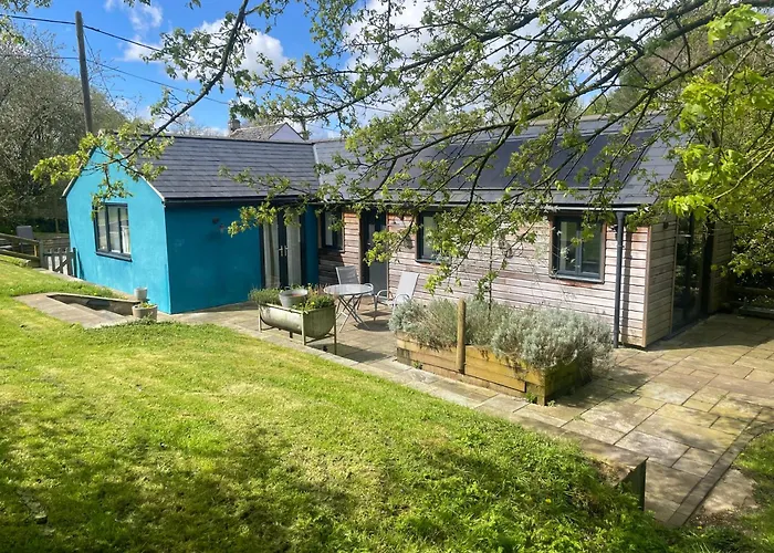 Stylish Cotswolds Retreat Nestled Between Bath And Castle Combe