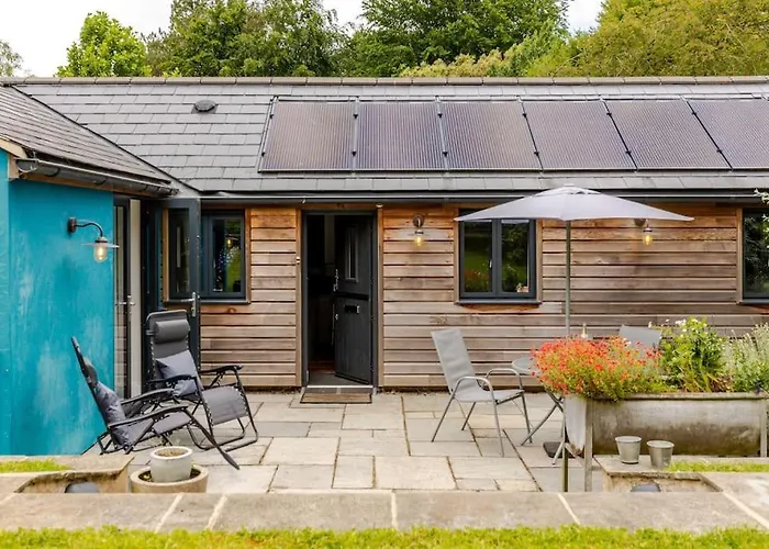 Stylish Cotswolds Retreat Nestled Between Bath And Castle Combe