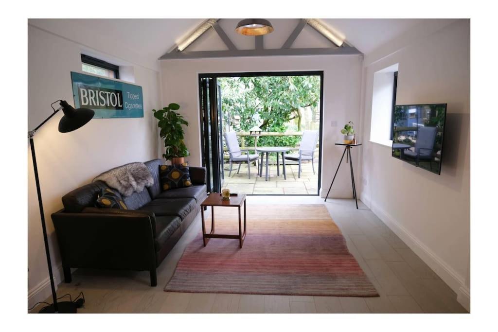 Holiday home Stylish Cotswolds Retreat Nestled Between Bath And Castle Combe *