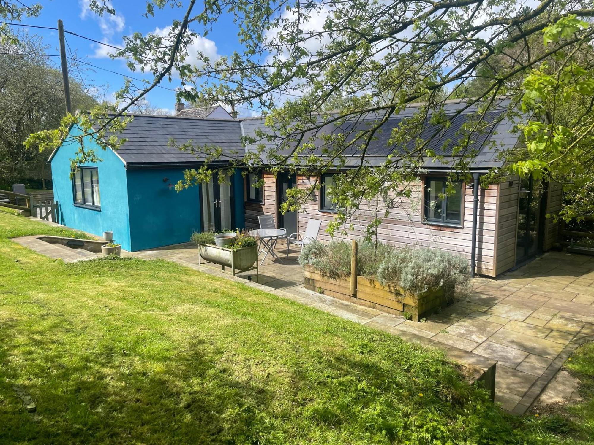 Stylish Cotswolds Retreat Nestled Between Bath And Castle Combe Holiday home *